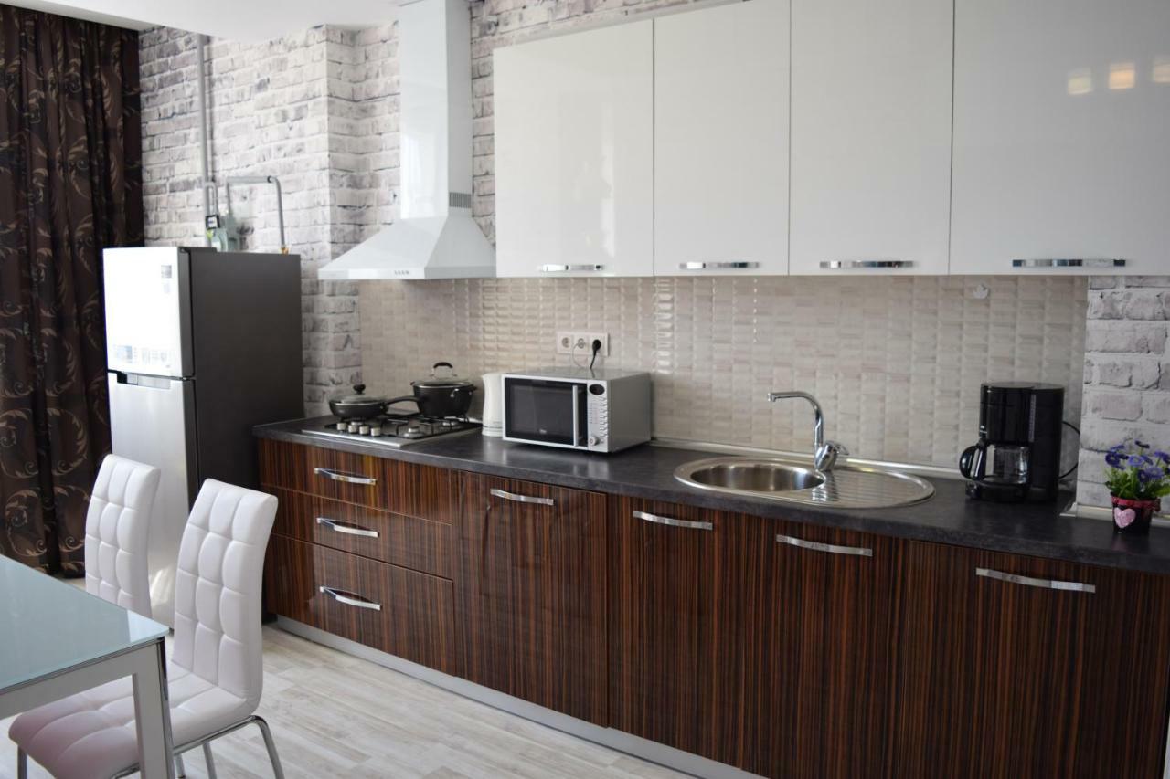 Apartment With Good View In The Center Bisjkek Eksteriør bilde